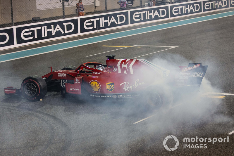 Sebastian Vettel, Ferrari SF71H fait des donuts