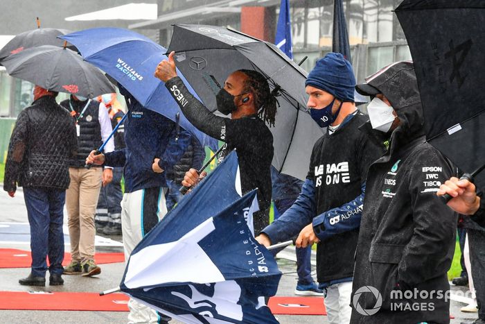 Lewis Hamilton, Mercedes, Pierre Gasly, AlphaTauri, Valtteri Bottas, Mercedes, on the grid