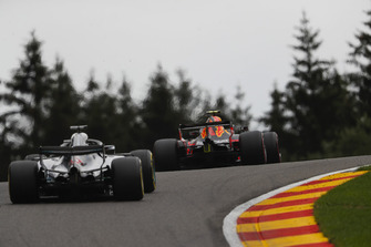 Max Verstappen, Red Bull Racing RB14, et Lewis Hamilton, Mercedes AMG F1 W09