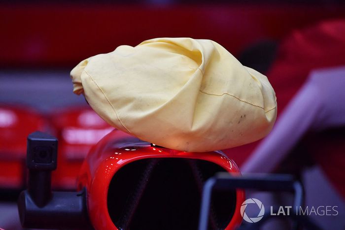 Ferrari SF71H con la cámara tapada