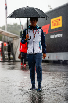 Lance Stroll, Williams Martini Racing, arrives in the paddock