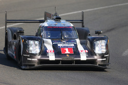 #1 Porsche Team Porsche 919 Hybrid: Timo Bernhard, Mark Webber, Brendon Hartley
