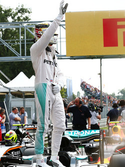 Lewis Hamilton, Mercedes AMG F1 viert zijn pole