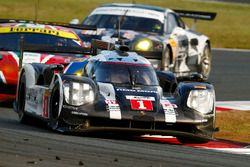 #1 Porsche Team Porsche 919 Hybrid: Timo Bernhard, Mark Webber, Brendon Hartley
