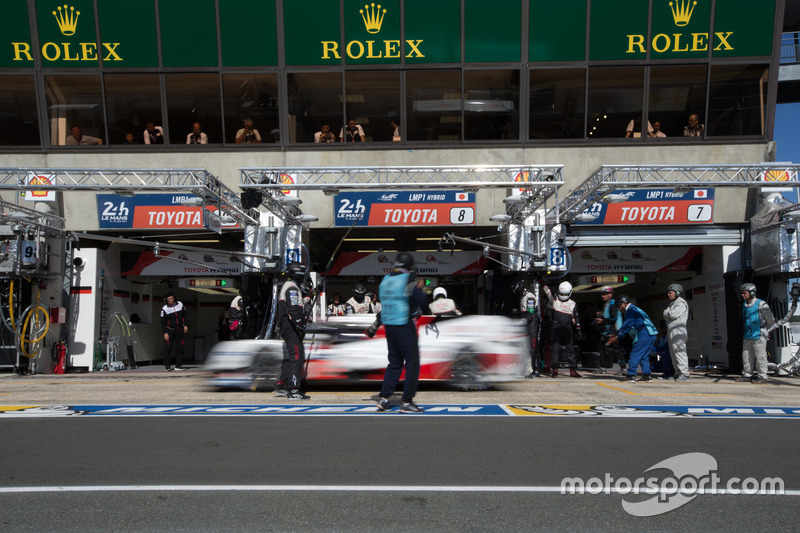 №8 Toyota Gazoo Racing Toyota TS050 Hybrid: Энтони Дэвидсон, Себастьен Буэми, Казуки Накаджима
