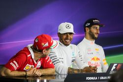 Sebastian Vettel, Ferrari, Lewis Hamilton, Mercedes AMG F1 and Daniel Ricciardo, Red Bull Racing