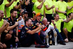Max Verstappen, Red Bull Racing, race winner, third place Daniel Ricciardo, Red Bull Racing, celebrate, Helmut Markko, Consultant, Red Bull Racing, Christian Horner, Team Principal, Red Bull Racing, the Red Bull team