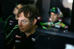 Un technicien de Jonathan Rea, Kawasaki Racing