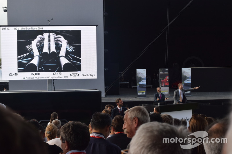Двигун V12 Ferrari 312 на благодійному аукціоні "Зберегти дітей"