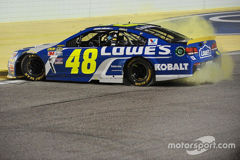 Sieger und Champion 2016: Jimmie Johnson, Hendrick Motorsports, Chevrolet