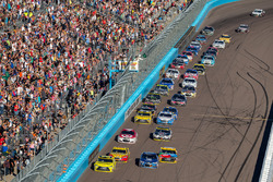 Restart: Matt Kenseth, Joe Gibbs Racing, Toyota, führt
