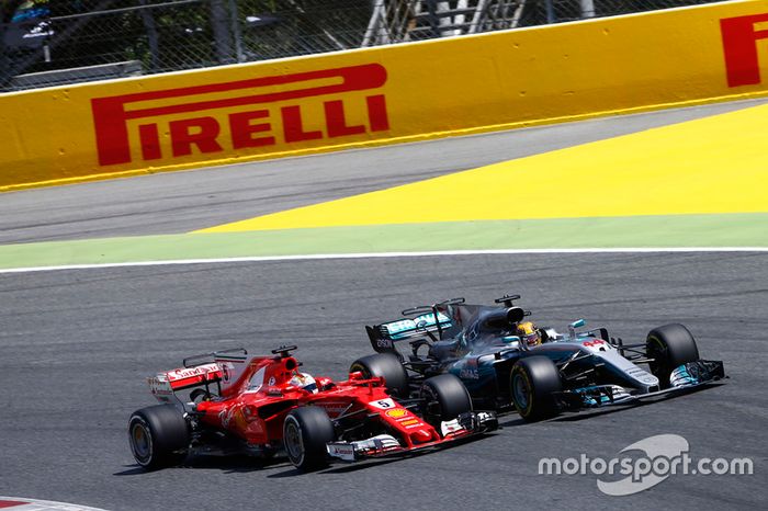 “Achei que tinha ficado sem espaço, lado a lado, mas foi perto. Mas é como eu disse: as corridas têm que ser assim e eu adorei. Não trocaria por nada nesse mundo.”