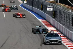Safety-Car-Phase: Valtteri Bottas, Mercedes AMG F1 W08, führt