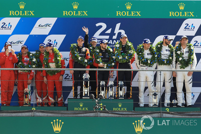 GTE AM podium: first place Robert Smith, Will Stevens, Dries Vanthoor, JMW Motorsport, second place Duncan Cameron, Aaron Scott, Marco Cioci, Spirit of Race, third place Cooper MacNeil, Bill Sweedler, Townsend Bell, Scuderia Corsa