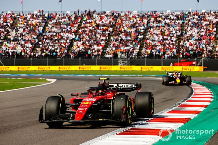Carlos Sainz, Ferrari SF-23, Max Verstappen, Red Bull Racing RB19