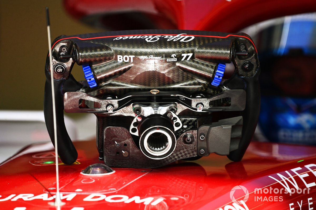 Volante para el Alfa Romeo C42