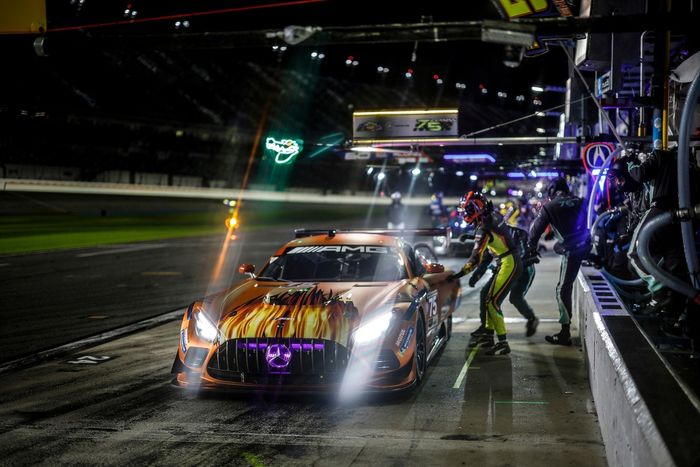 #75 75 Express Mercedes-AMG GT3: Kenny Habul, Mikael Grenier, Jules Gounon, Maro Engel