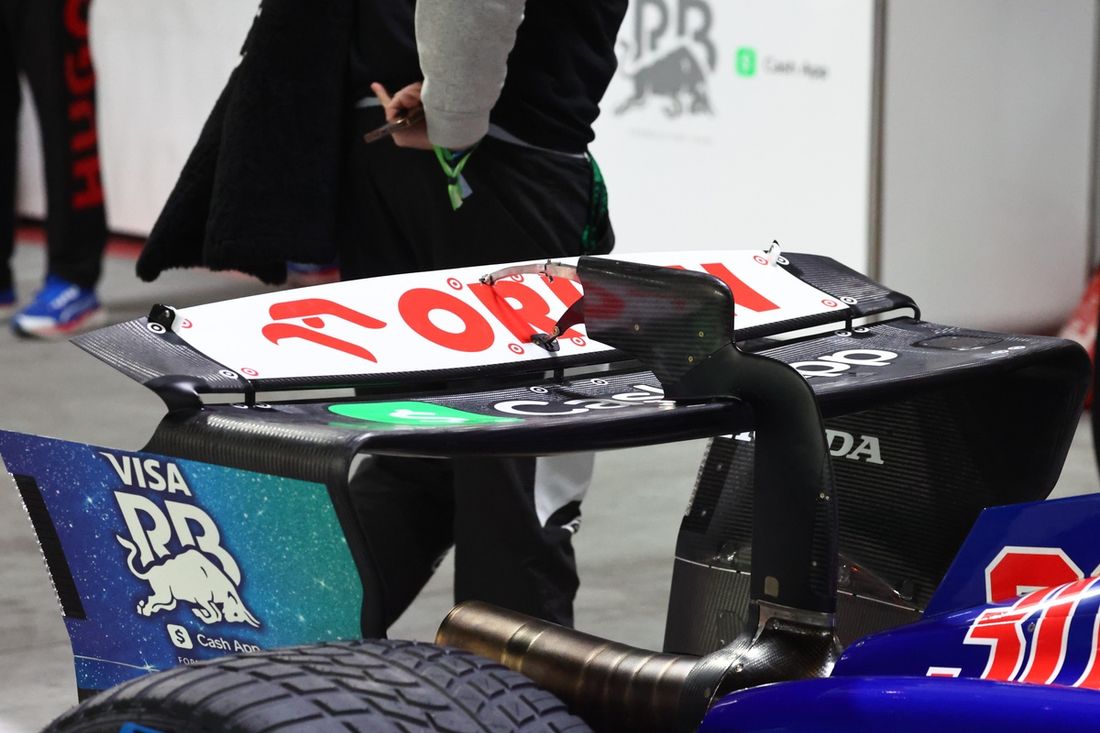 Detalle del alerón trasero del RB F1 Team VCARB 01