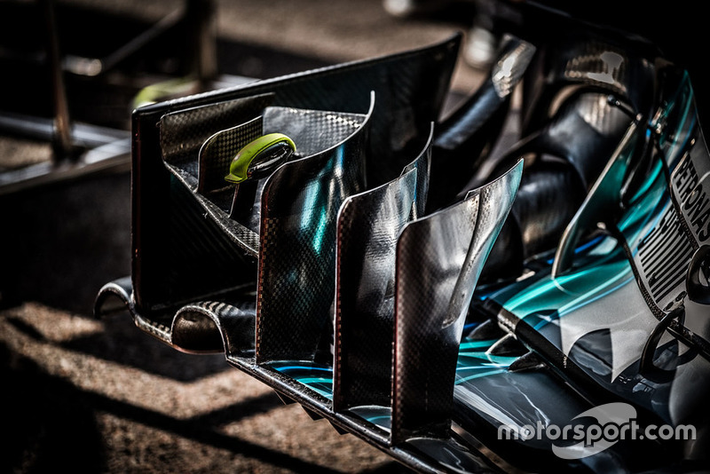 Mercedes AMG F1 W09 front wing detail