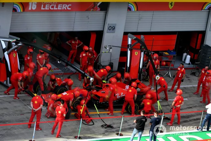 Ferrari practica los pitstops