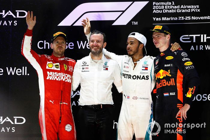 Podio: segundo lugar Sebastian Vettel, Ferrari, ganador de la carrera Lewis Hamilton, Mercedes y tercer lugar Max Verstappen, Red Bull Racing celebran