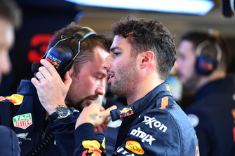 Daniel Ricciardo, Red Bull Racing and Simon Rennie, Red Bull Racing Race Engineer