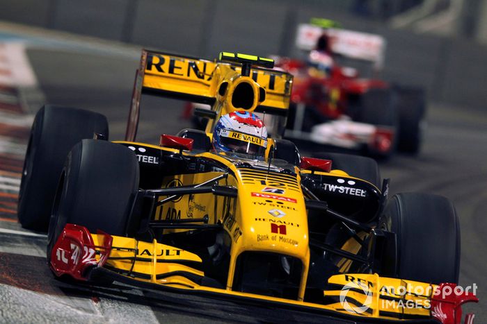 Vitaly Petrov, Renault R30, Fernando Alonso, Ferrari F10