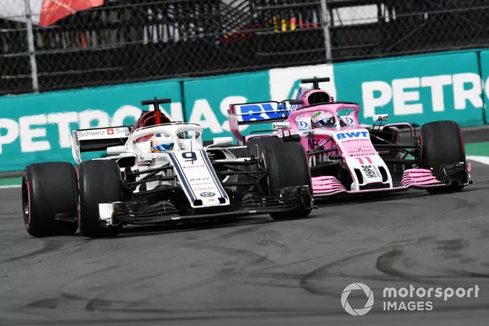 Marcus Ericsson, Sauber C37 y Sergio Perez, Racing Point Force India VJM11