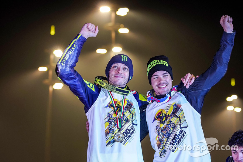 Valentino Rossi en Franco Morbidelli op het podium