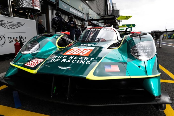 #009 Aston Martin Thor Team Aston Martin Valkyrie: Alex Riberas, Marco Sorensen