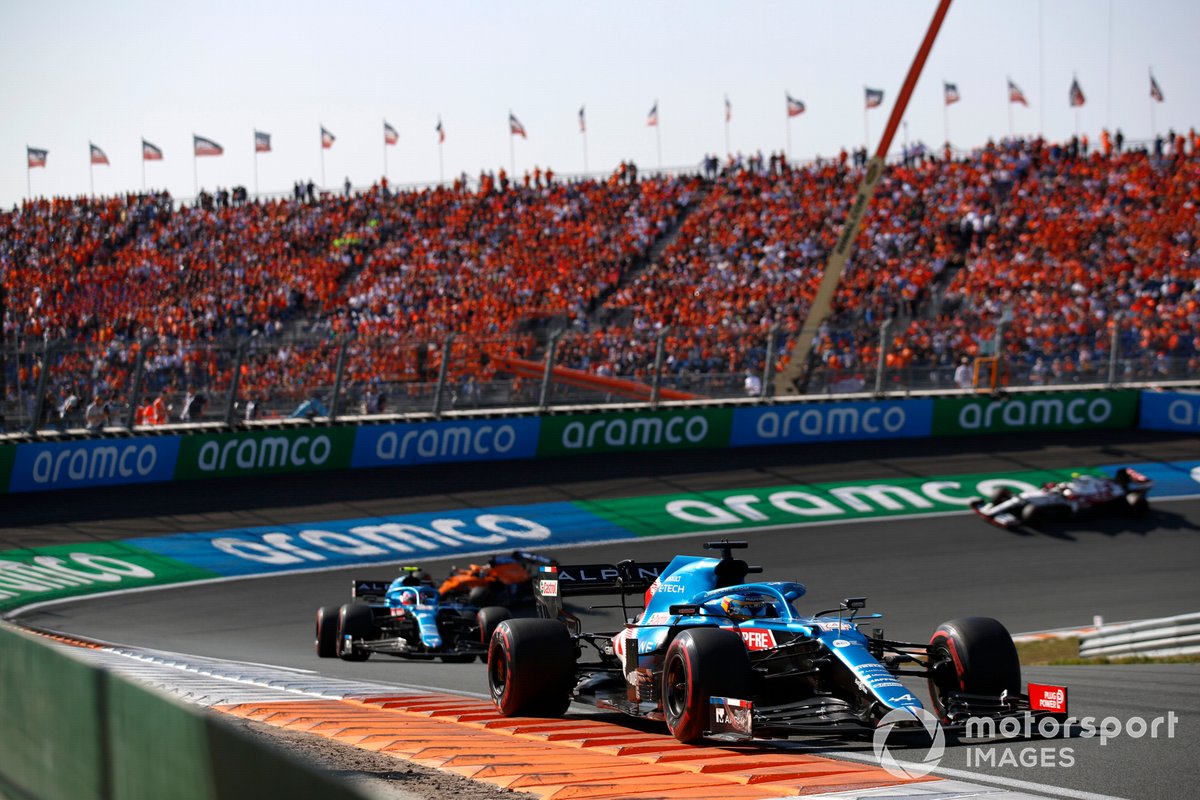 Fernando Alonso, Alpine A521, Esteban Ocon, Alpine A521, and Daniel Ricciardo, McLaren MCL35M