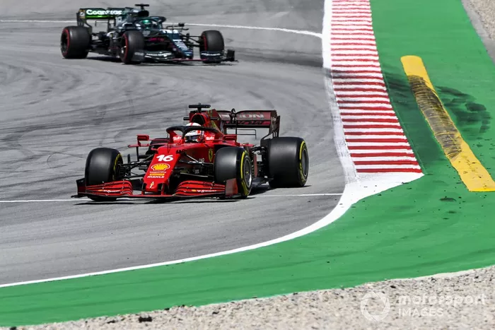 Charles Leclerc, Ferrari SF21, Lance Stroll, Aston Martin AMR21