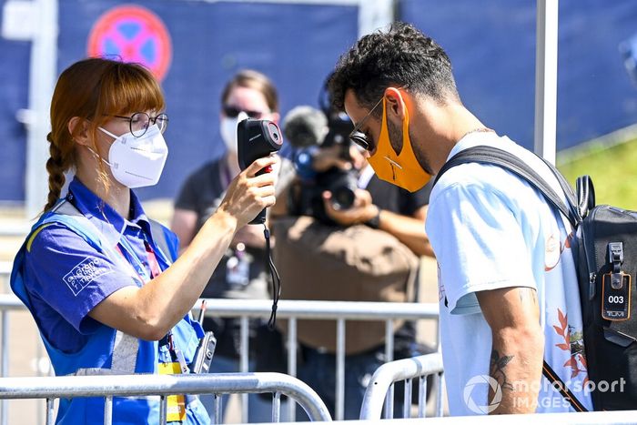 A Daniel Ricciardo, McLaren, le miden la temperatura