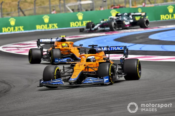 Daniel Ricciardo, McLaren MCL35M, Lando Norris, McLaren MCL35M