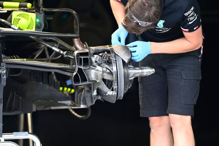 Detalle del freno delantero del Mercedes W12