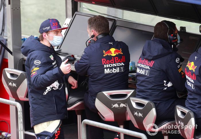 Max Verstappen, Red Bull Racing, en pit wall