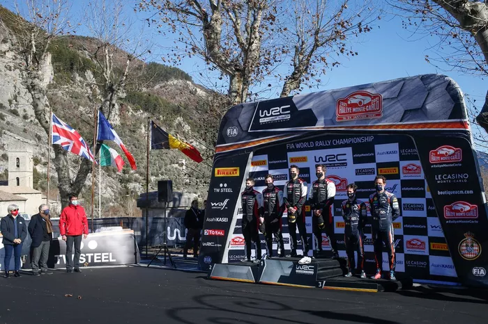 Podio: ganadores: Sébastien Ogier, Julien Ingrassia, Toyota Gazoo Racing WRT Toyota Yaris WRC, segundo lugar Elfyn Evans, Scott Martin, Toyota Gazoo Racing WRT Toyota Yaris WRC, tercer lugar Thierry Neuville, Martijn Wydaeghe, Hyundai Motorsport Hyundai i20 Coupe WRC
