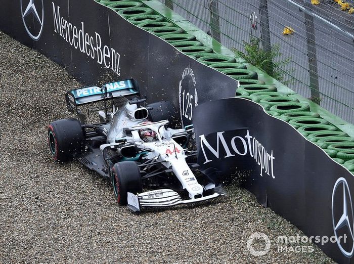 Choque de Lewis Hamilton, Mercedes AMG F1 W10 con el muro