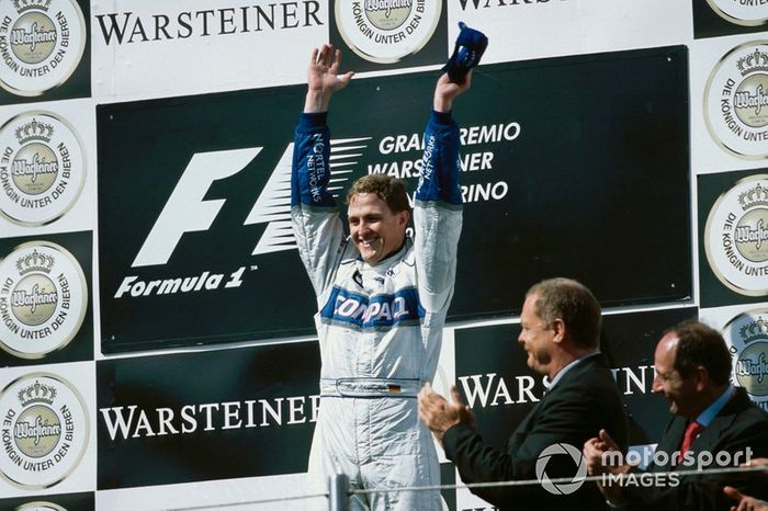 Podio: Ganador de la carrera Ralf Schumacher, Williams FW23 BMW