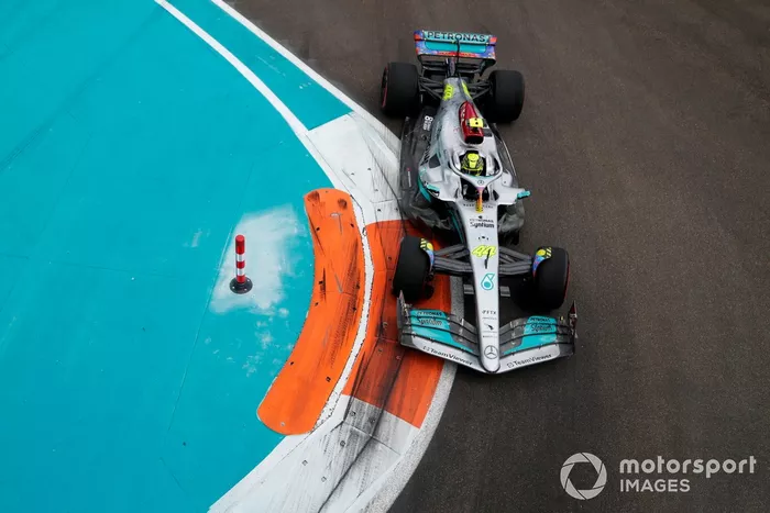 Lewis Hamilton, Mercedes W13
