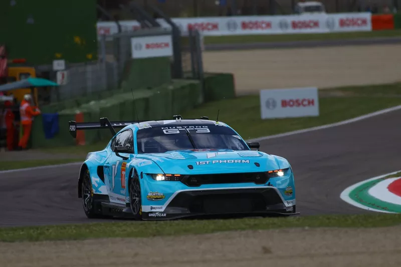 #77 Proton Competition Ford Mustang LMGT3: Ryan Hardwick, Zacharie Robichon, Benjamin Barker