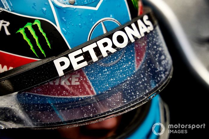 El visor del casco de George Russell, Mercedes AMG 