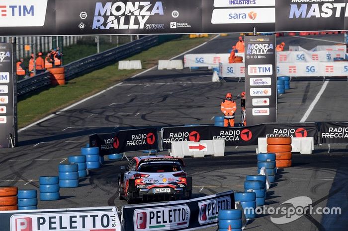 Acción en pista del Monza Rally Show