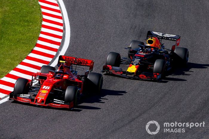 Charles Leclerc, Ferrari SF90 y Max Verstappen, Red Bull Racing RB15 