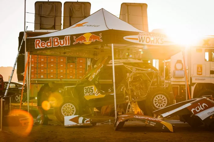 #305 JCW X-Raid Team: Carlos Sainz, Lucas Cruz