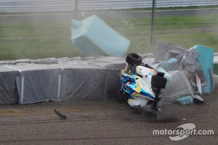 Accidente de Harrison Newey, B-MAX with Motopark