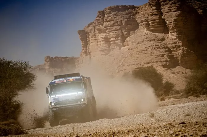 #511 Team KAMAZ Master: Andrey Karginov, Andrey Mokeev, Igor Leonov