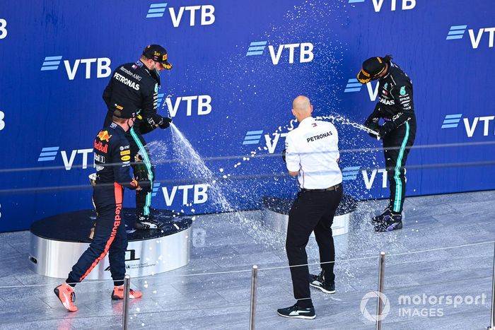 Podio: Valtteri Bottas, Max Verstappen, Lewis Hamilton