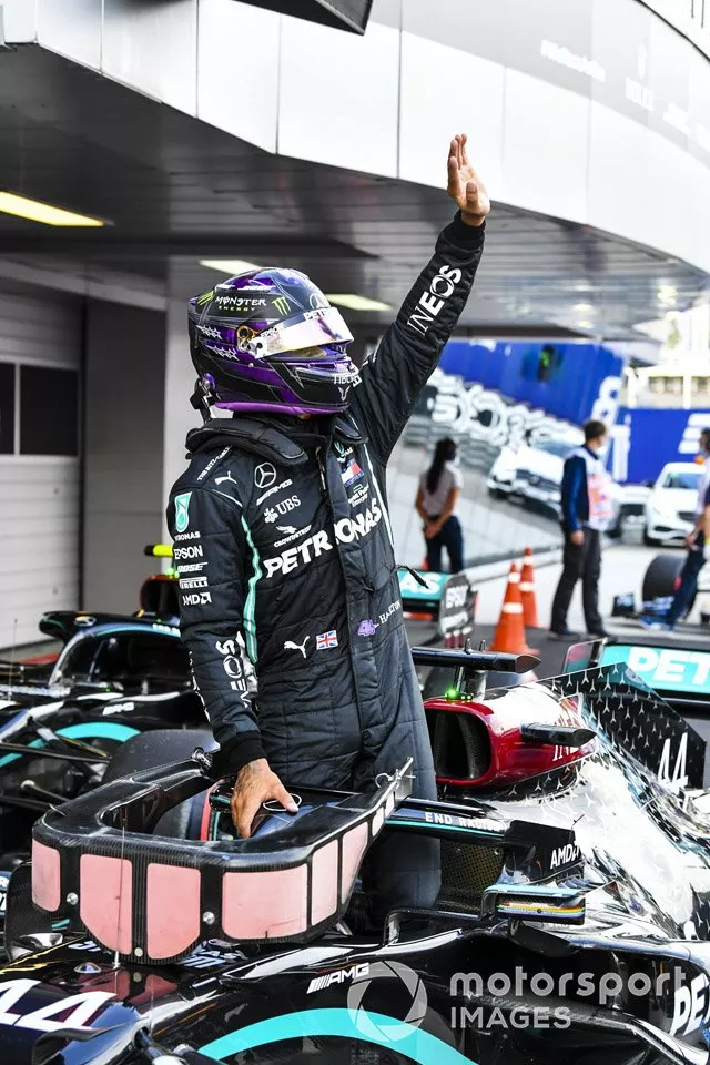 Ganador de la pole position Lewis Hamilton, Mercedes-AMG F1