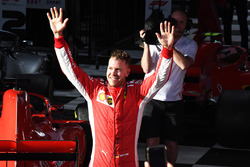 Ganador de la carrera Sebastian Vettel, Ferrari